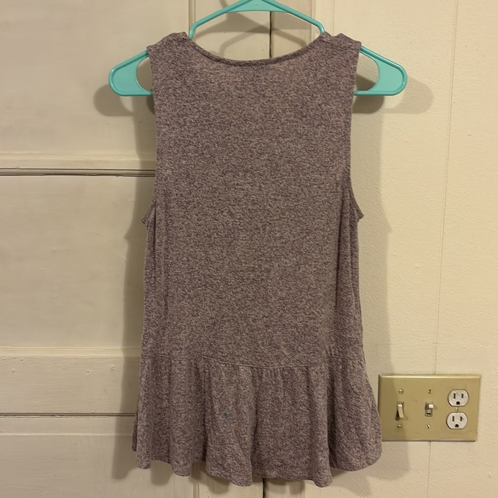 Fun Flowy Tank - Picture 2 of 2